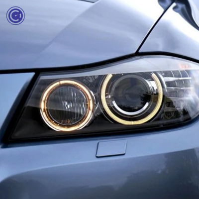 Projector vs. Reflector